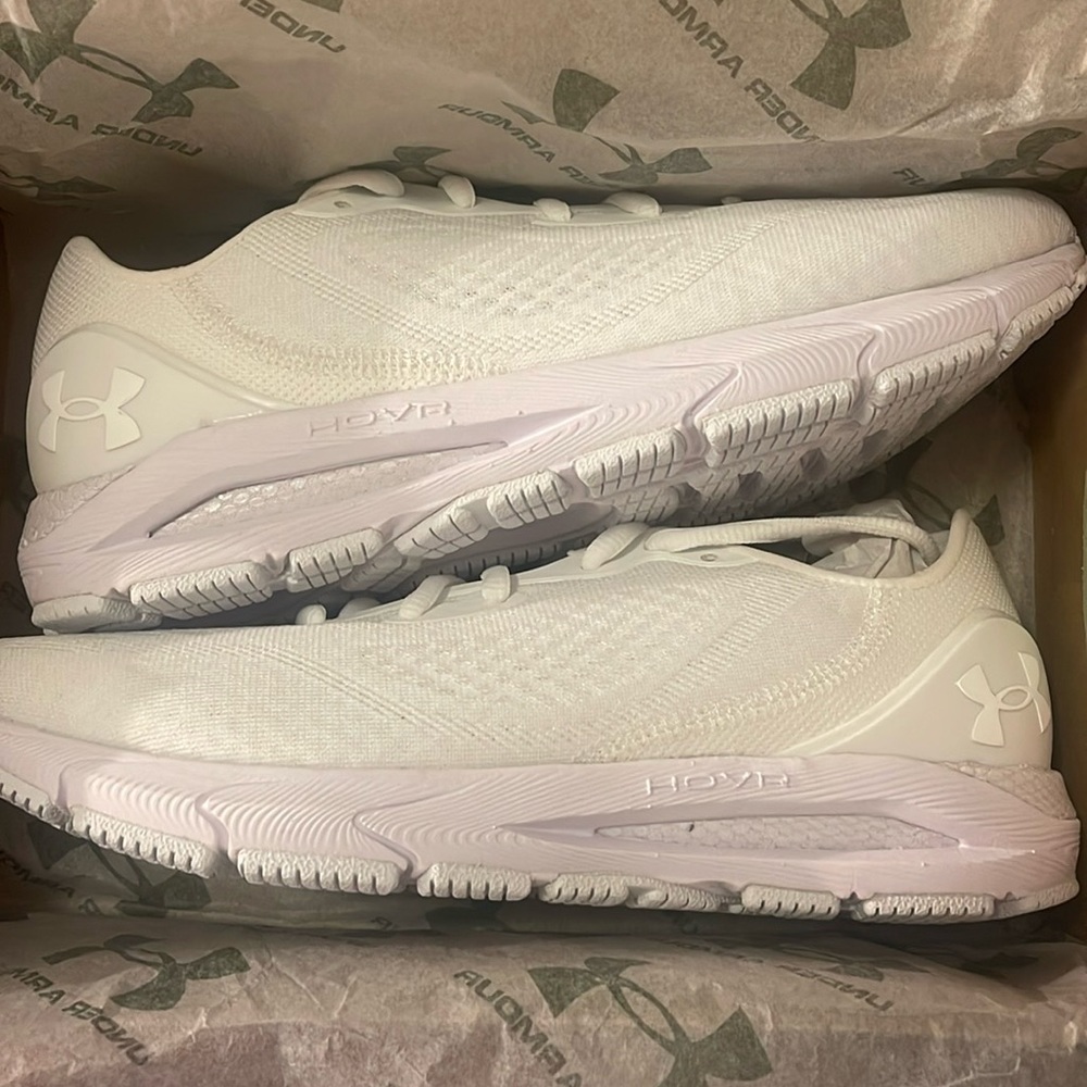 *NEW* Under Armour UA W HOVR Sonic 5 Running Shoe